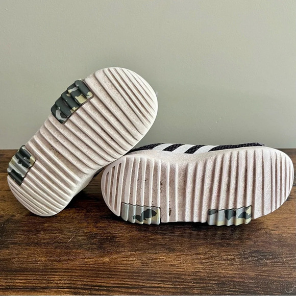 Adidas| Black/White Toddler Unisex Striped Racer Sneakers Shoes Size US 5 - Picture 5 of 6